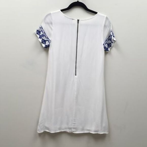 Lulus Womens A Line Dress White Blue Floral Scoop Short Sleeve Embroidered XS‎ - Picture 2 of 6